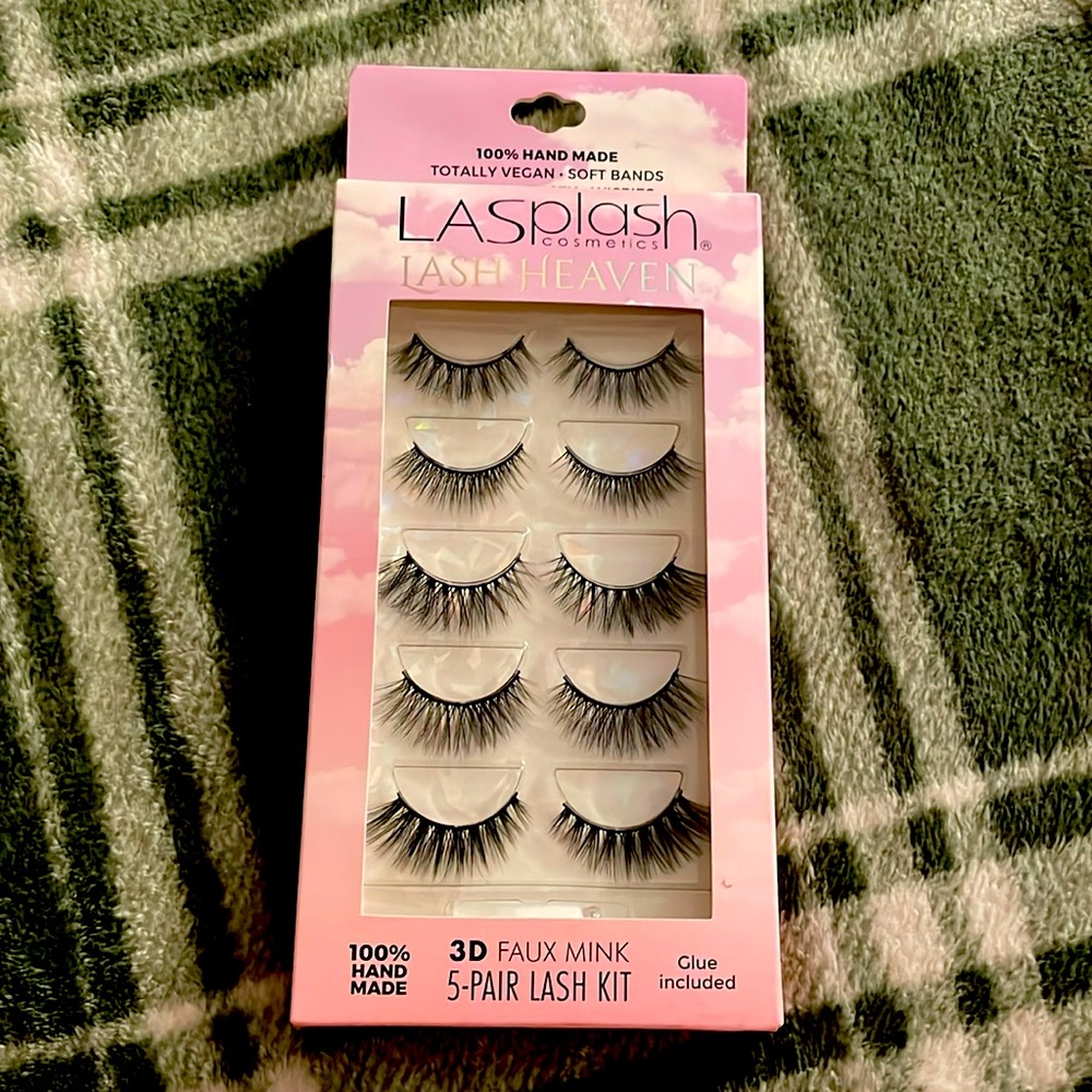 Set of lashes